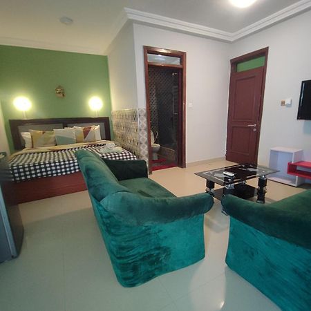 Ellisa Hospitality And Spa Hotel อักกรา ภายนอก รูปภาพ