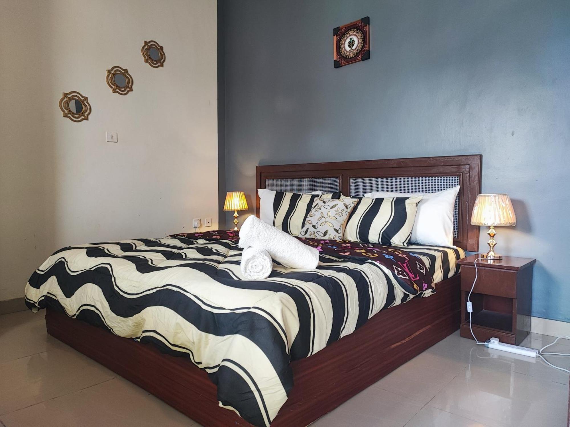 Ellisa Hospitality And Spa Hotel อักกรา ภายนอก รูปภาพ