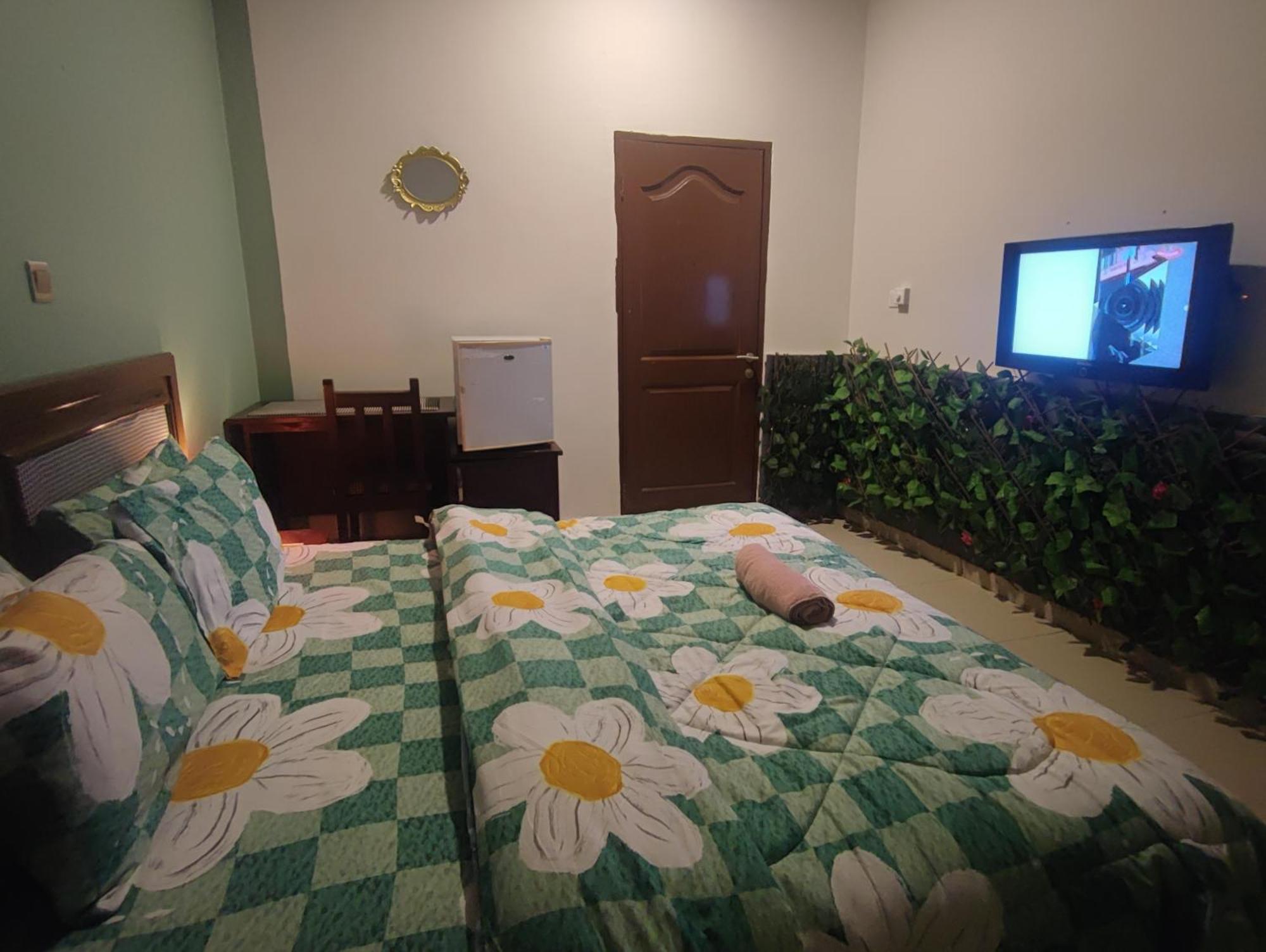 Ellisa Hospitality And Spa Hotel อักกรา ภายนอก รูปภาพ