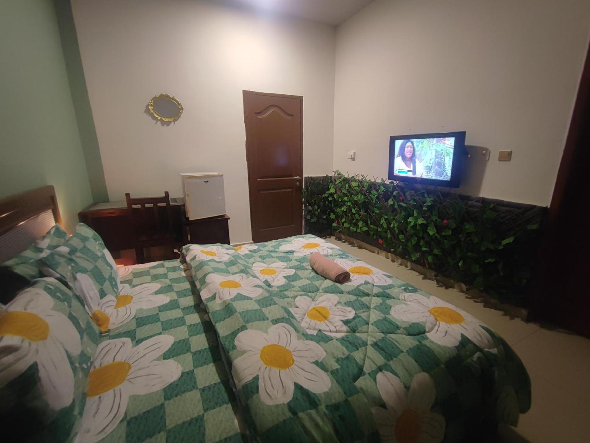 Ellisa Hospitality And Spa Hotel อักกรา ภายนอก รูปภาพ
