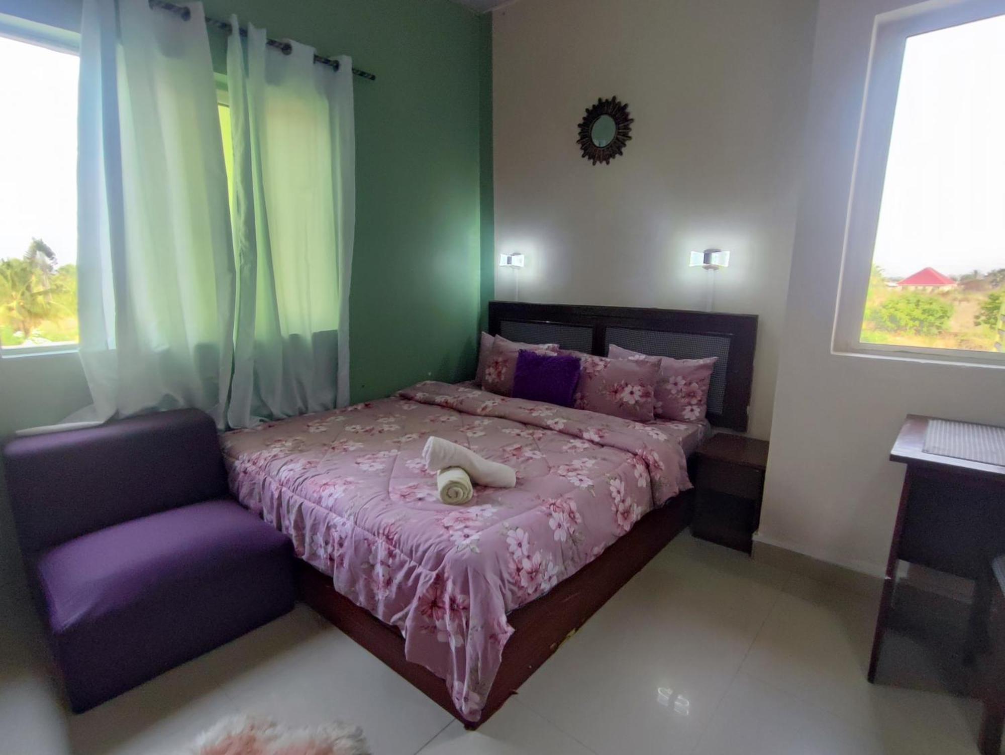 Ellisa Hospitality And Spa Hotel อักกรา ภายนอก รูปภาพ